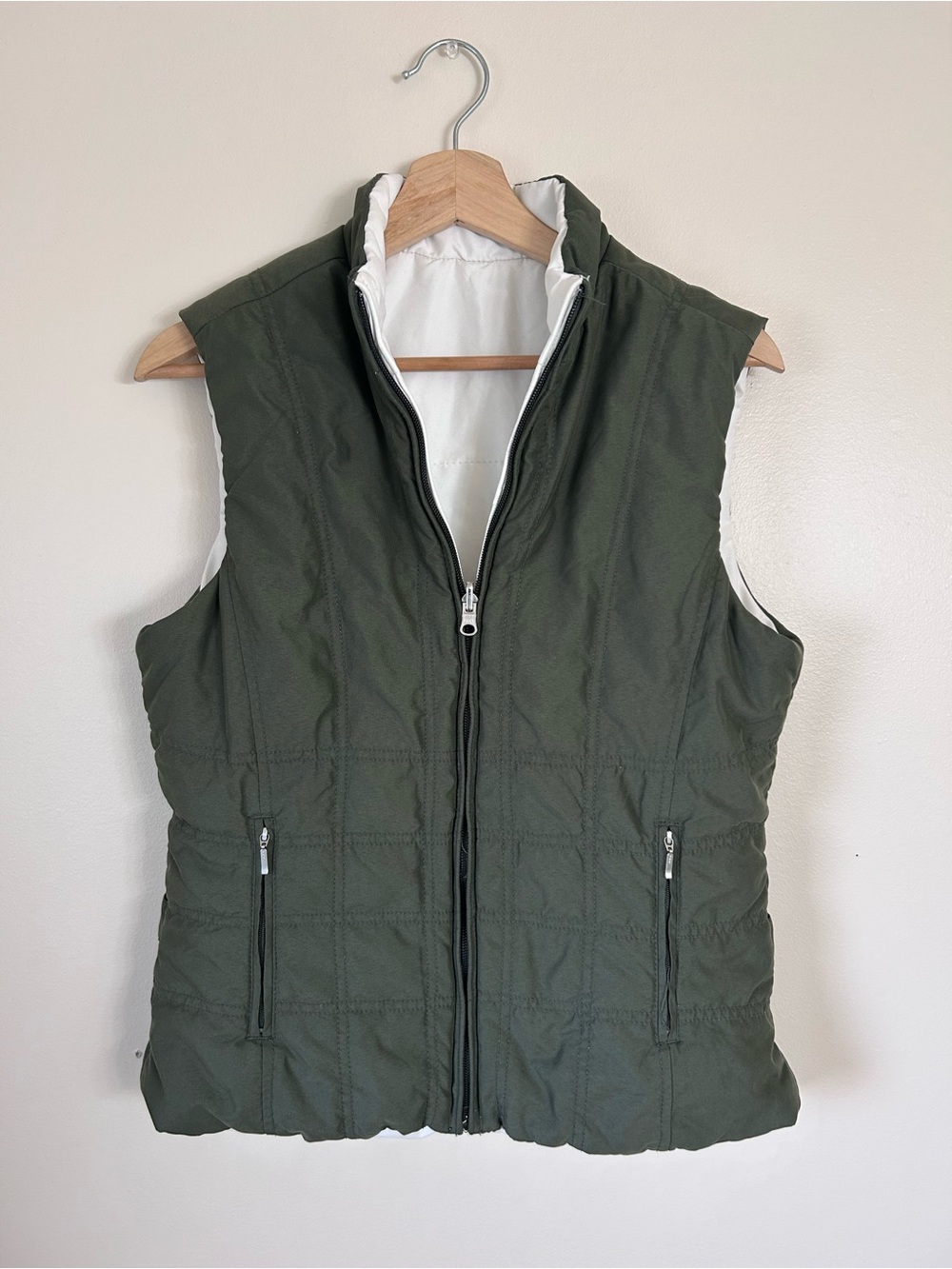 Quilted Puffer Vest - Sleeveless Zip Front in Army Green